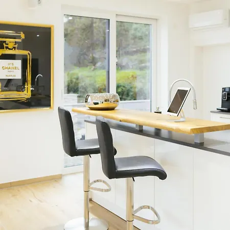 White Pearl Luxury With Pool And Sea View