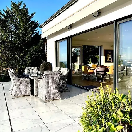 White Pearl Luxury With Pool And Sea View أوباتيا
