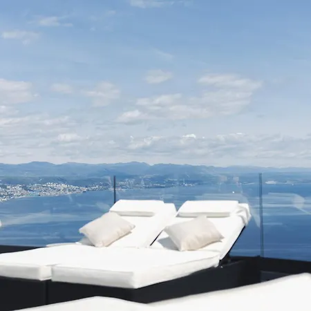 White Pearl Luxury With Pool And Sea View فيلة