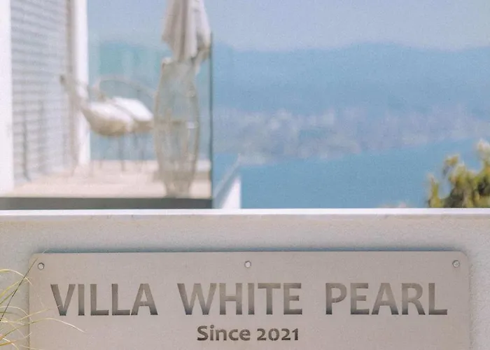 White Pearl Luxury With Pool And Sea View 奥帕提亚